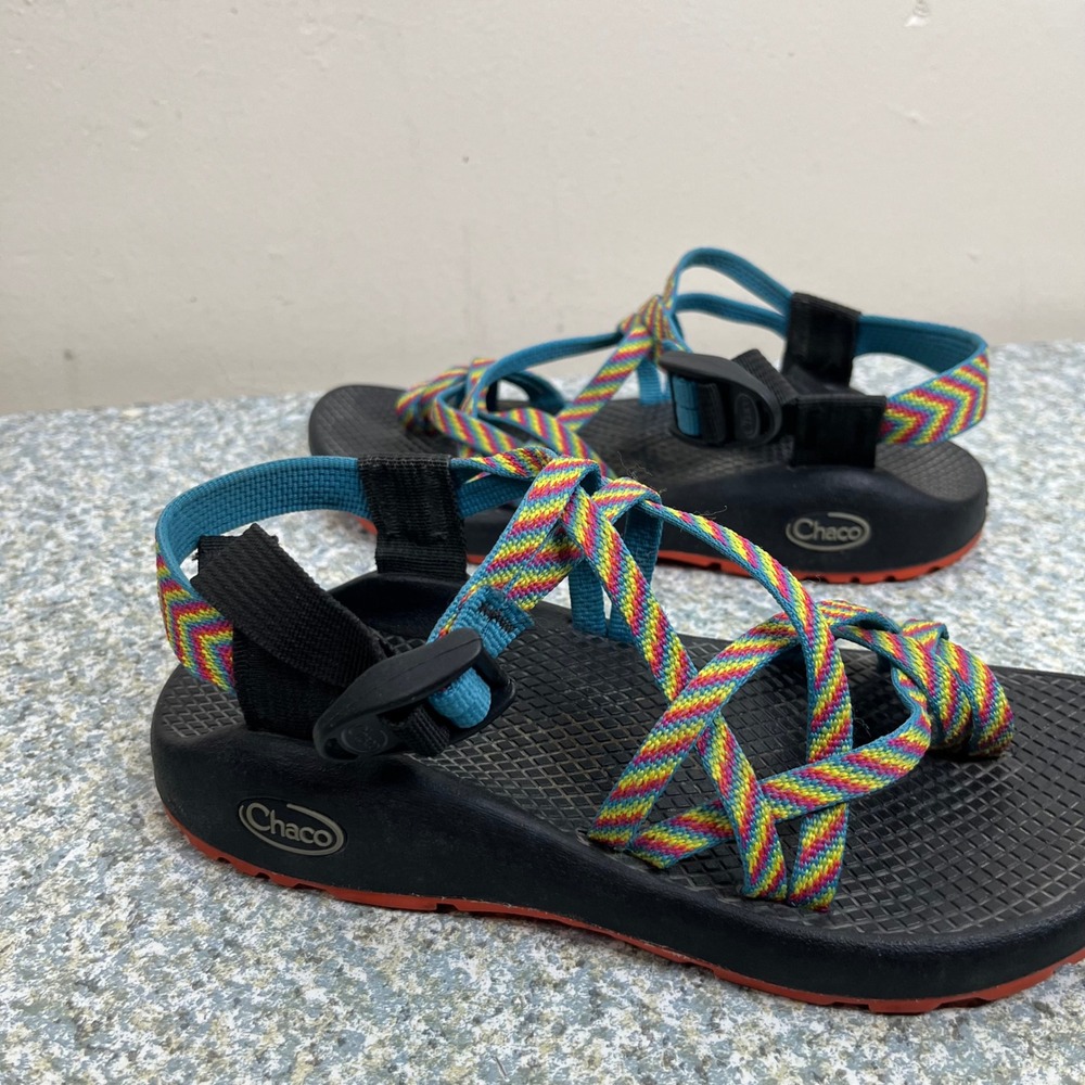 Chaco Z/Cloud 2 Sandals Womens 6 Rainbow Chevron Strappy Toe Loop Hiking J105502